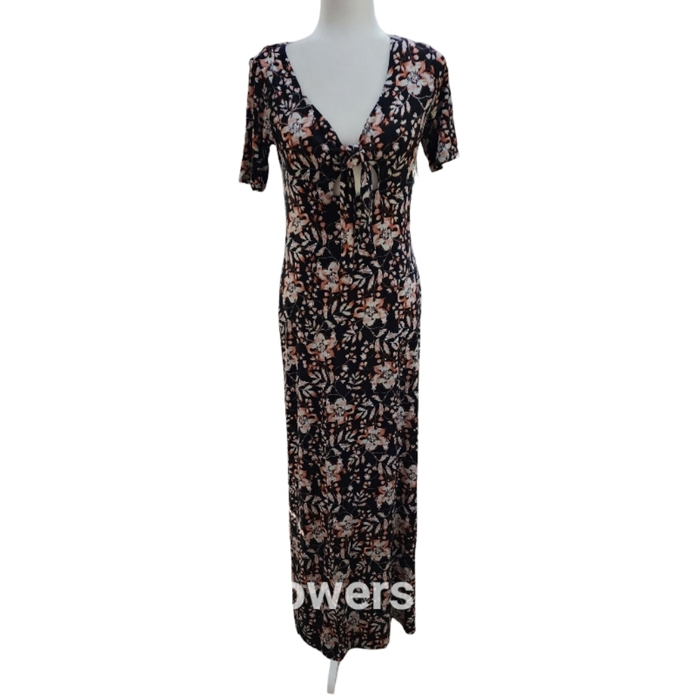 Express Floral Maxi Dress with V-Neckline and Keyhole